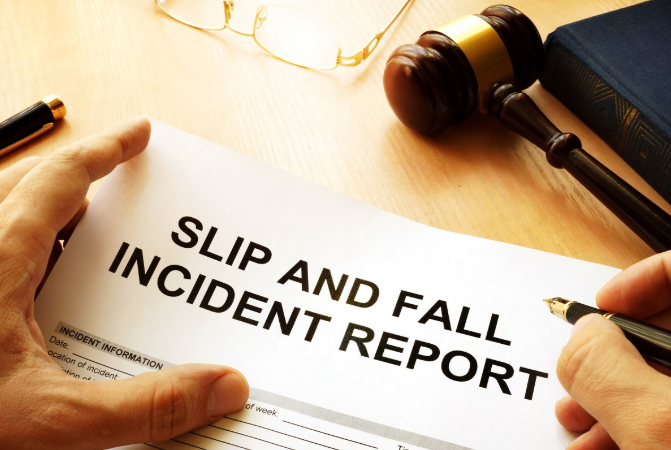 Complete Guide to Choosing a Lawyer for Slip and Fall Injury Cases